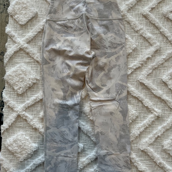 lululemon athletica Gray Patterned Leggings - Picture 2 of 4